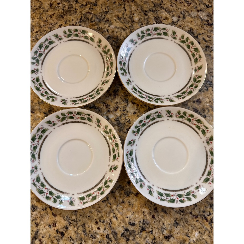 Royal Limited Holly Holiday Saucers‎ Set of 4 Christmas Fine China Japan 6 Inch